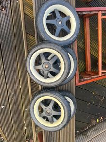 Bugaboo donkey rear wheels in swords