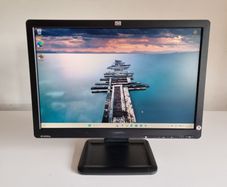 HP 19" LCD Monitor