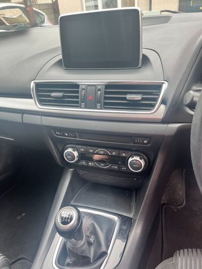 Mazda Mazda3 2015