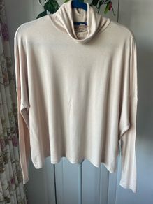 top Bnwt forever 21 oversized top large blush beige shade