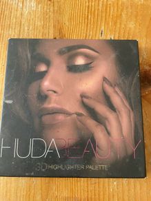 Huda beauty palette
