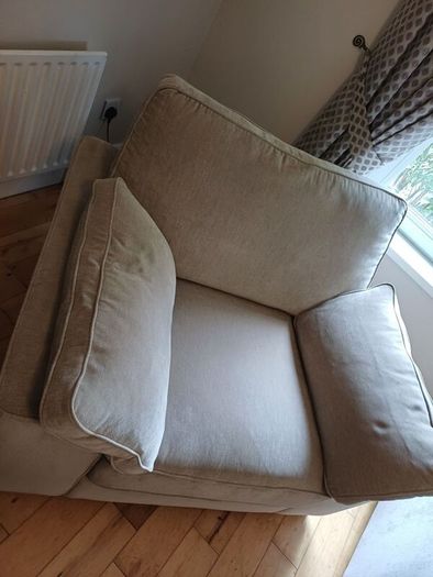 sofa and 2 armchairs for sale 6 months old