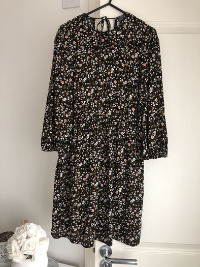 Dress size 4-6 like new