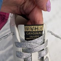 VH Runners Purchased in the US