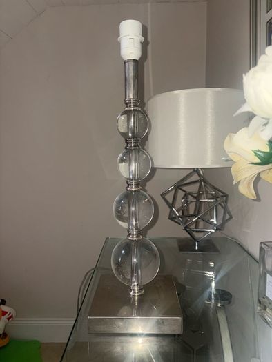 Set of lamp bases