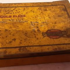 wills gold flake cigarette tin