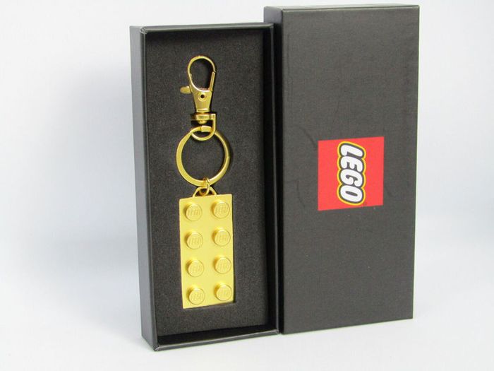 LEGO VIP Gold Lego Store Gold Membership Limited Edition Chrome Gold Key Chain Very Rare Not For Sale In Stores Or Online