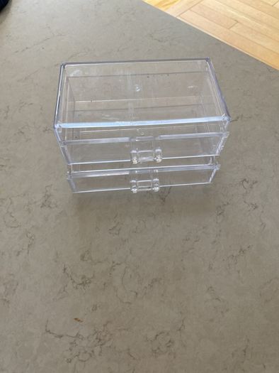 Jewellery box and makeup holder