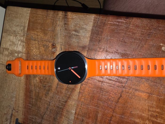 Galaxy Watch8 LTE 44mm with eSIM / 4G support. Only 5 months old, receipt and warranty included.