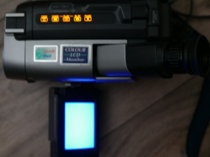 Sony Handycam CCD-TRV64E Hi8 Analogue Camcorder
