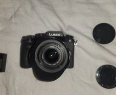 Panasonic Lumix G7 + 14-42mm Kit Lens - 4K Camera (Excellent Condition)