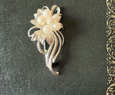 brooch
