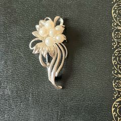 brooch