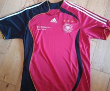 Jersey Germany 2006 Medium in good condition