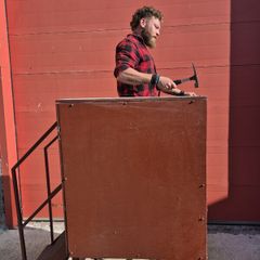 Auctioneer speakers Stand