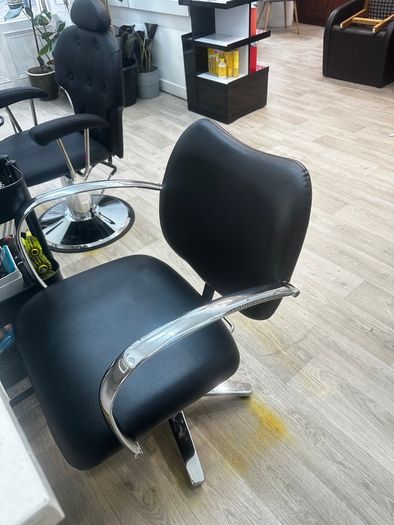 Salon Chairs To Sell