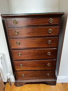 Edwardian 6 drawer mahogany chest with graduated drawers