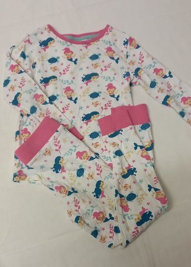 Girls clothes bundle.