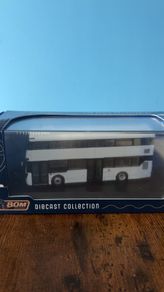 1:76 scale Wrightbus street deck plain white double door version