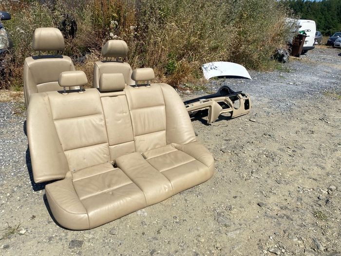 E90 msport cream interior