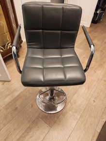 Bar stool