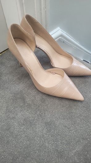 Nude cut away High Heels