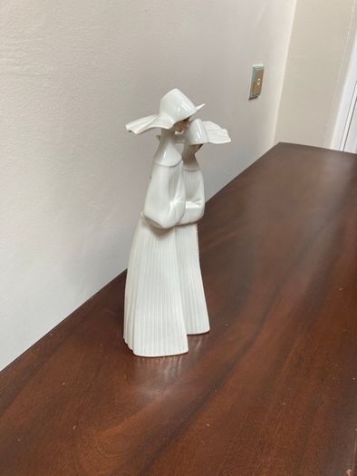 Lladro - Porcelain Figurine - Vintage - 2 Nuns