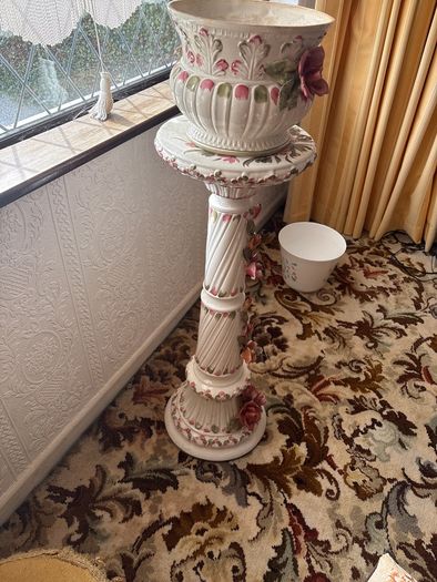 Ceramic flower stand