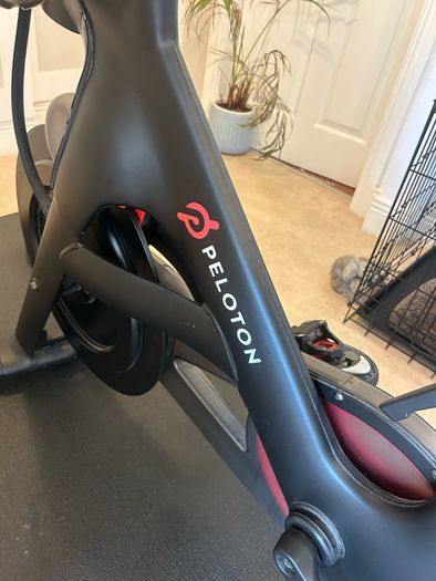 Peloton Bike  Excellent Condition. Accessories Included