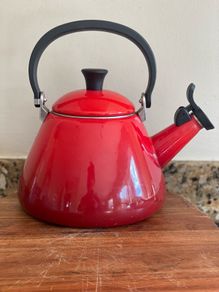 Le Creuset Kone Stove-Top Kettle with Whistle