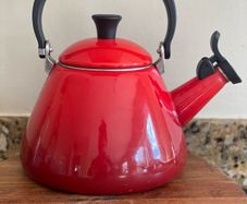 Le Creuset Kone Stove-Top Kettle with Whistle