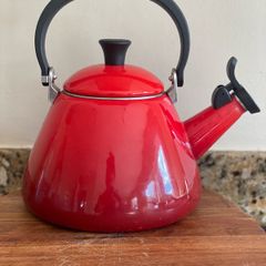 Le Creuset Kone Stove-Top Kettle with Whistle