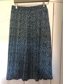Brand new superdry navy ditsy print pleated midi skirt