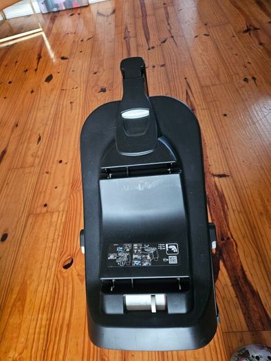 Maxi Cosi car seat & isofix base