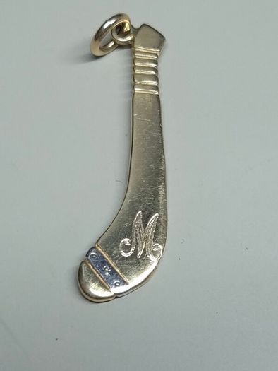Vintage Dublin 9ct Solid Gold Irish Hurley Stick Charm