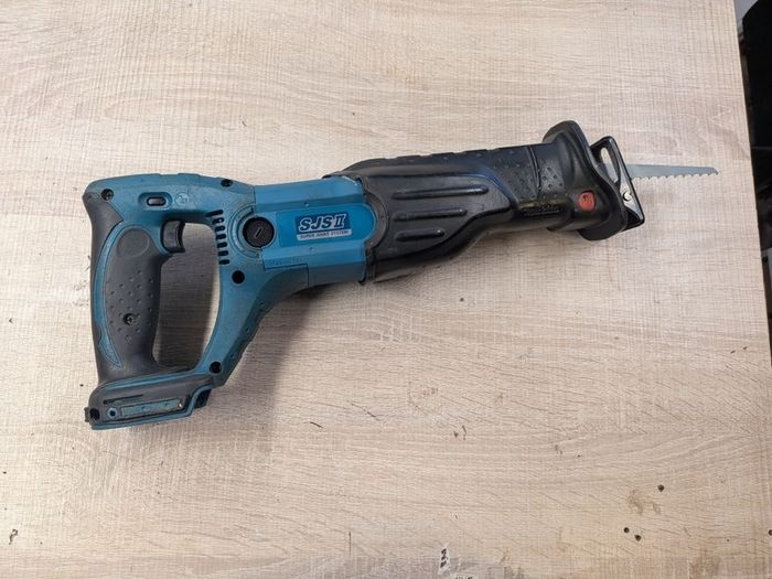 Makita 18v reciprocating saw