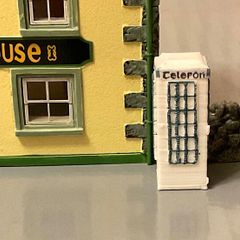 Irish model telephone box (1:72) - railway many available
