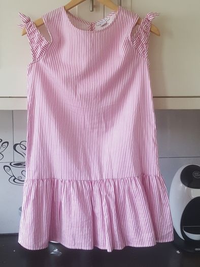 pink dress
