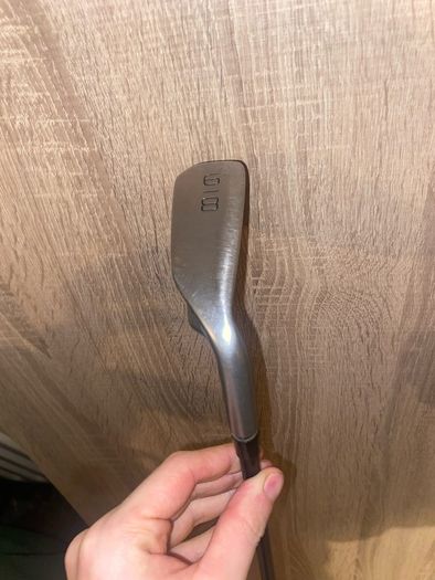 Inesis 8/9 golf club iron (RH)