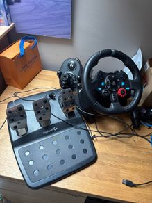 logitech g29 steering wheel with shifter