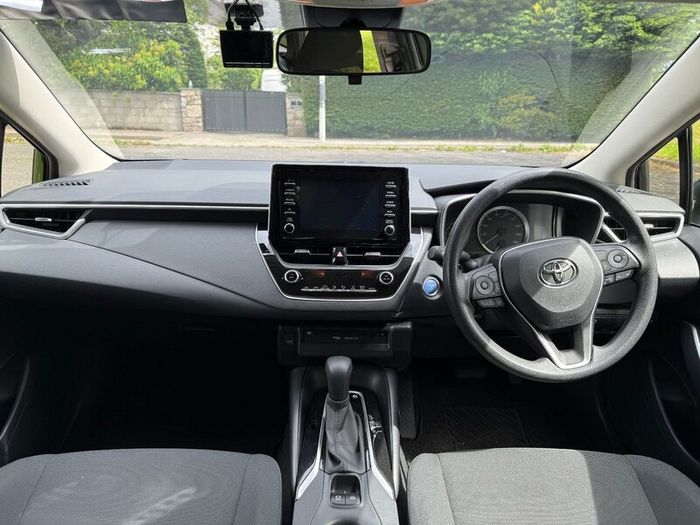 2021 Corolla Touring Hybrid Auto only19900