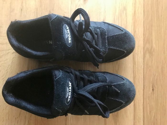 Safety shoes size 6uk, 39 eu
