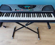 Yamaha keyboard PSR -240