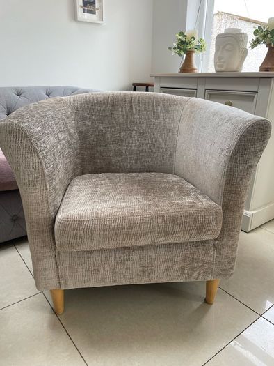 Two tub chairs