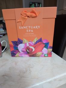 Sanctuary Spa Discovery Complete Spa Escape.  B.N.W.T.