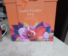 Sanctuary Spa Discovery Complete Spa Escape.  B.N.W.T.