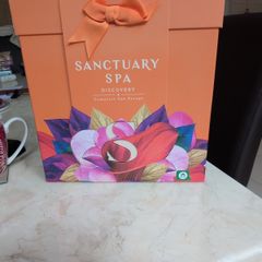 Sanctuary Spa Discovery Complete Spa Escape.  B.N.W.T.