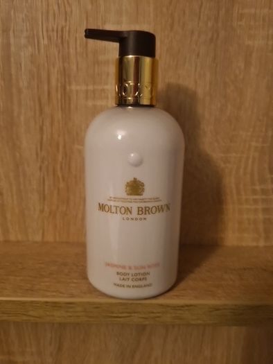 Molton Brown Jasmine & Sun Rose Body Lotion 300ml