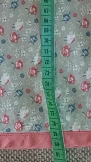 Cotton floral round tablecloth 160cm diameter new and in excellent condition with no issues FREE STANDARD POSTAGE INCLUDED