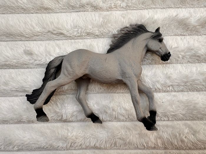 Schleich Farm World Sorraia Mustang Stallion Retired Horse Used Please see photos